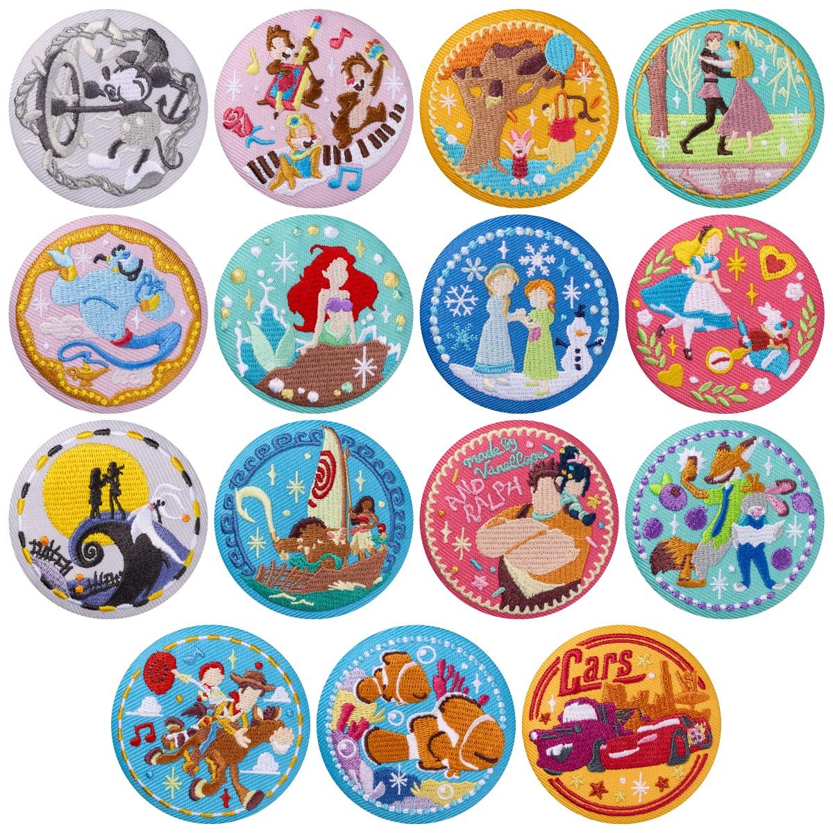 Disney Characters 刺繍缶バッジビスケット3の商品画像